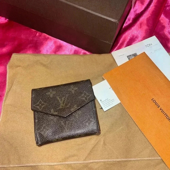 AUTHENTIC VINTAGE LOUIS VUITTON TRAVEL BUM BAG - Picture 12 of 13